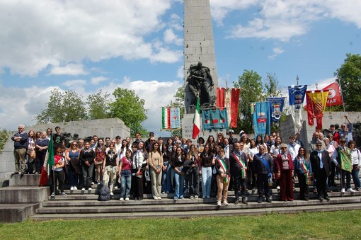 Sanremo, il Liceo Cassini nel Viaggio della Memoria: studentesse e studenti testimoni del passato per il futuro