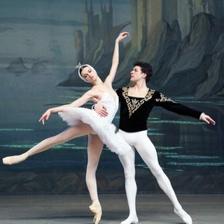 Spettacolo d Balletto 'Il Lago dei Cigni' al Palais Nikaïa di Nizza