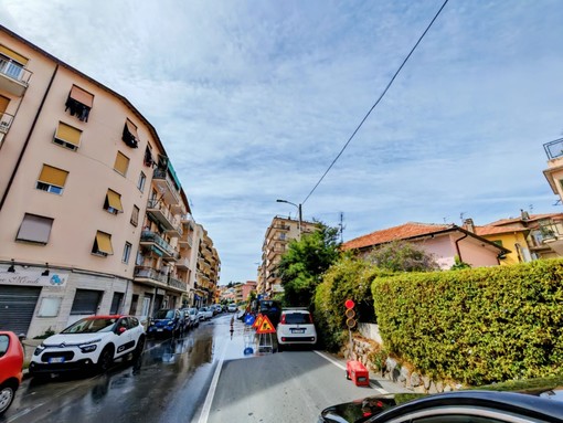 Rottura dell’acquedotto sull’Aurelia ad Arma di Taggia: traffico a senso unico alternato