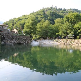 Molini di Triora: il laghetto delle noci è di nuovo pieno d'acqua, giusto in tempo per i turisti del 1° maggio Molini di Triora: il laghetto delle noci è di nuovo pieno d'acqua, giusto in tempo per i turisti del 1° maggio
