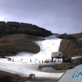 Un appello da Limone Piemonte: "Venite a sciare nella Riserva Bianca, 12 impianti su 18 sono aperti" Un appello da Limone Piemonte: "Venite a sciare nella Riserva Bianca, 12 impianti su 18 sono aperti"