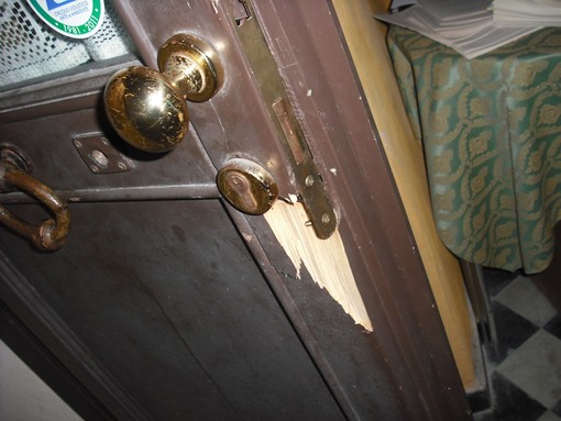 Sanremo: soliti ignoti in azione alla Pigna, assaltate le sedi delle associazioni culturali