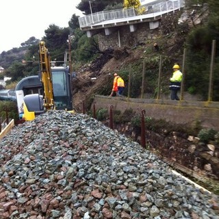 Da Andora appello di Floris al Ministro "Chiarisca se il governo ritiene strategica la mobilità ferroviaria di questa zona" Da Andora appello di Floris al Ministro "Chiarisca se il governo ritiene strategica la mobilità ferroviaria di questa zona"