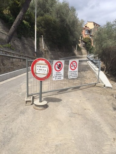 Cipressa: lamentele sui lavori di rifacimento della strada provinciale che porta a Lingueglietta. La risposta del Comune Cipressa: lamentele sui lavori di rifacimento della strada provinciale che porta a Lingueglietta. La risposta del Comune