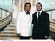 Un nostro lettore ricorda la sua vacanza sulla 'Concordia' nella foto con il Comandante
