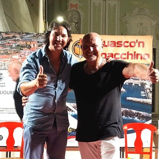 Riva Ligure: successo di critica e di pubblico per lo spettacolo di Gioacchino Logico in tributo a Gigi Proietti (Foto)