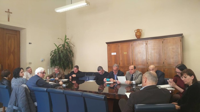 Imperia: la maggioranza nega la discussione sul caso della sospetta incompatibilità dei consiglieri. In aula approdano bilancio e tariffe Tari Imperia: la maggioranza nega la discussione sul caso della sospetta incompatibilità dei consiglieri. In aula approdano bilancio e tariffe Tari