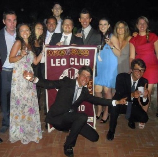 Leo Club Sanremo: Stasera Elisa Panizzi cede il testimone della presidenza a Stefano Scalarandis. Il commovente congedo della giovane presidente