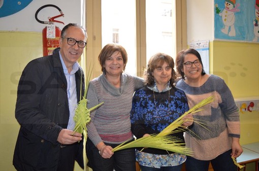 Sanremo: visita del Sindaco Alberto Biancheri al laboratorio di 'parmureli' della scuola primaria Santa Marta in via Volta