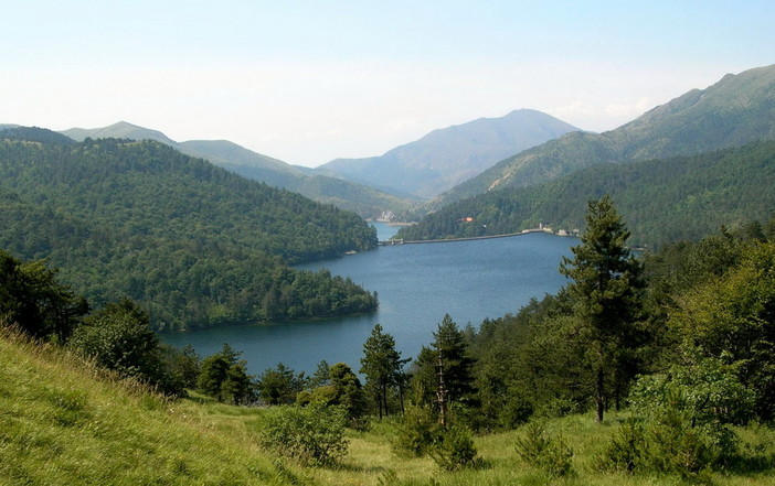 Sabato 7 maggio 2016, escursione ad anello nel 'sentiero naturalistico dei laghi del Gorzente' Sabato 7 maggio 2016, escursione ad anello nel 'sentiero naturalistico dei laghi del Gorzente'