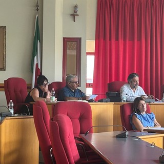 Taggia, tensione in consiglio: Alberti parla di “dittatura”, Longobardi replica duramente