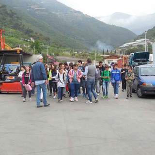 Sanremo: per le classi dell'I.C. Sanremo Levante una lezione speciale sulla corretta raccolta differenziata
