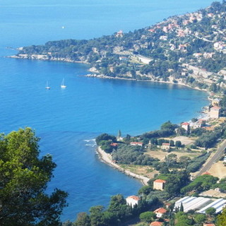 Ventimiglia: insultato perché non si ferma alla richiesta di un passaggio da migrante, la preoccupazione di un lettore Ventimiglia: insultato perché non si ferma alla richiesta di un passaggio da migrante, la preoccupazione di un lettore