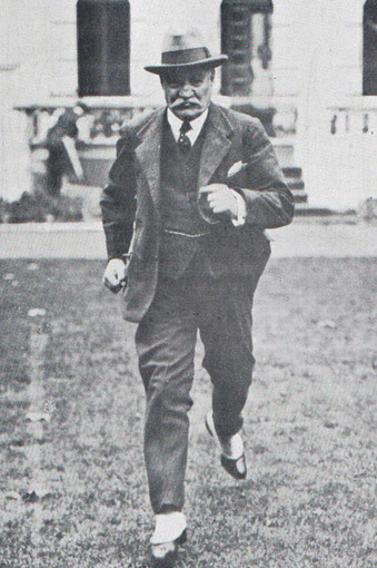 Ventimiglia: Lorenzo Beccati presenta “La notte delle scimmie” nei luoghi del romanzo