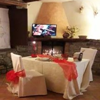 Badalucco: alle 'Macine del Confluente' un momento di relax unico tra il confort delle camere con il camino acceso e una cucina raffinata.