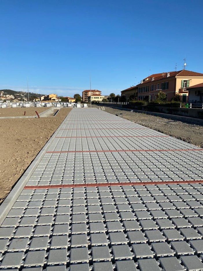 Ventimiglia, proseguono i lavori per i parcheggi in Corso Genova (foto) Ventimiglia, proseguono i lavori per i parcheggi in Corso Genova (foto)