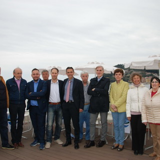 Elezioni comunali a Diano Marina: oggi la presentazione della lista "Diano Riparte". "Le priorità? Ferrovia e il nuovo polo scolastico" Elezioni comunali a Diano Marina: oggi la presentazione della lista "Diano Riparte". "Le priorità? Ferrovia e il nuovo polo scolastico"