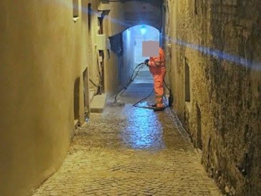 Dolceacqua, lavaggi straordinari dei vicoli del centro storico e del borgo Dolceacqua, lavaggi straordinari dei vicoli del centro storico e del borgo