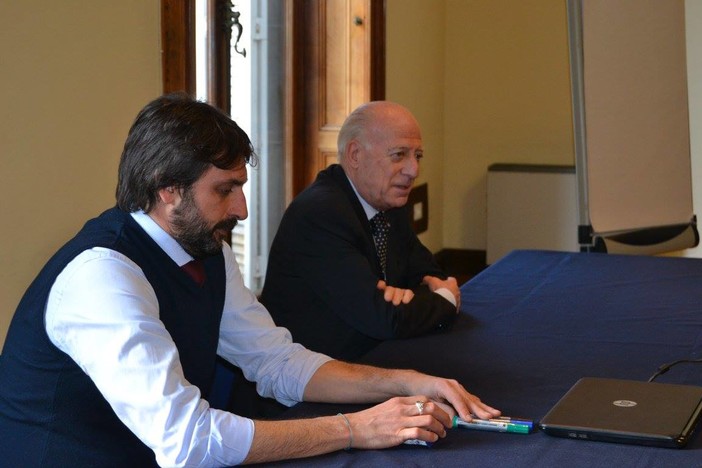 Ventimiglia: la "non" sottile linea di confine tra migranti, rifugiati e richiedenti asilo politico Ventimiglia: la "non" sottile linea di confine tra migranti, rifugiati e richiedenti asilo politico