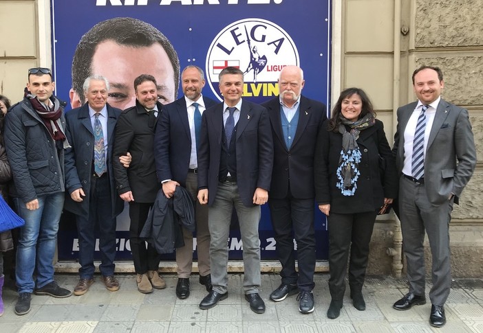 Elezioni, inaugurato il point della Lega. Il viceministro Rixi "Sanremo non deve essere più la periferia dell'impero"
