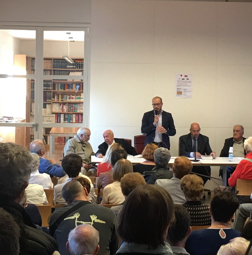 Ventimiglia: successo di pubblico per presentazione del 5° libro della 'Storia della Resistenza imperiese' (foto) Ventimiglia: successo di pubblico per presentazione del 5° libro della 'Storia della Resistenza imperiese' (foto)
