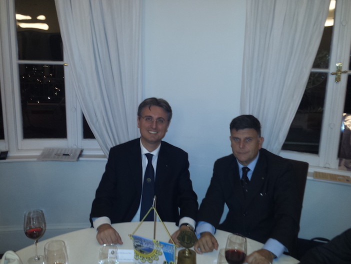 Sanremo: l'avv. Fucini ha presentato il suo volume “Les Geometries de Italo Calvino" ad una serata Lions Sanremo: l'avv. Fucini ha presentato il suo volume “Les Geometries de Italo Calvino" ad una serata Lions