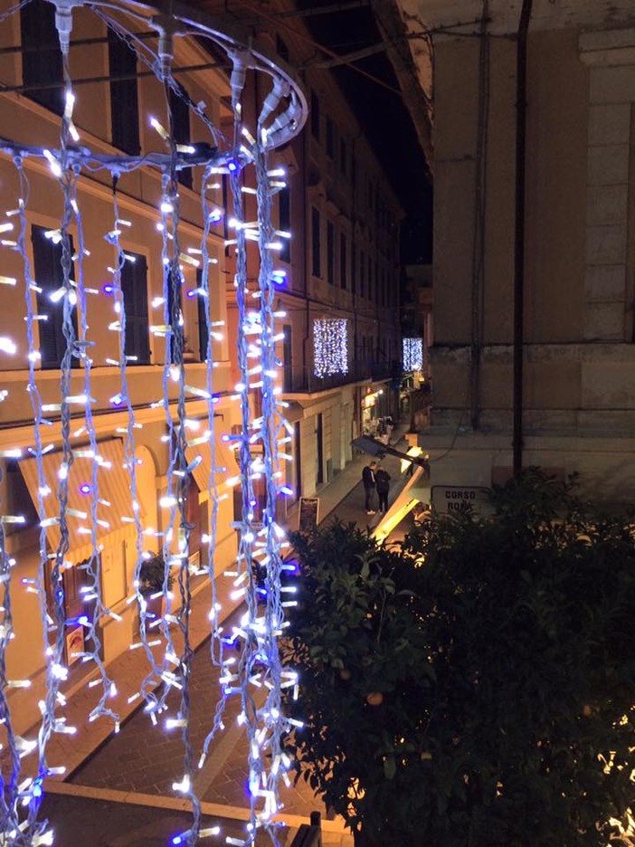 Diano Marina: nel weekend l'accensione delle luminarie e dal 7 dicembre via al calendario delle manifestazioni natalizie Diano Marina: nel weekend l'accensione delle luminarie e dal 7 dicembre via al calendario delle manifestazioni natalizie