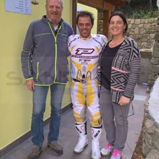 Loris Capirossi ha scelto Bevino per un giro in moto da trial con il campione del mondo Gianmarco Rossi