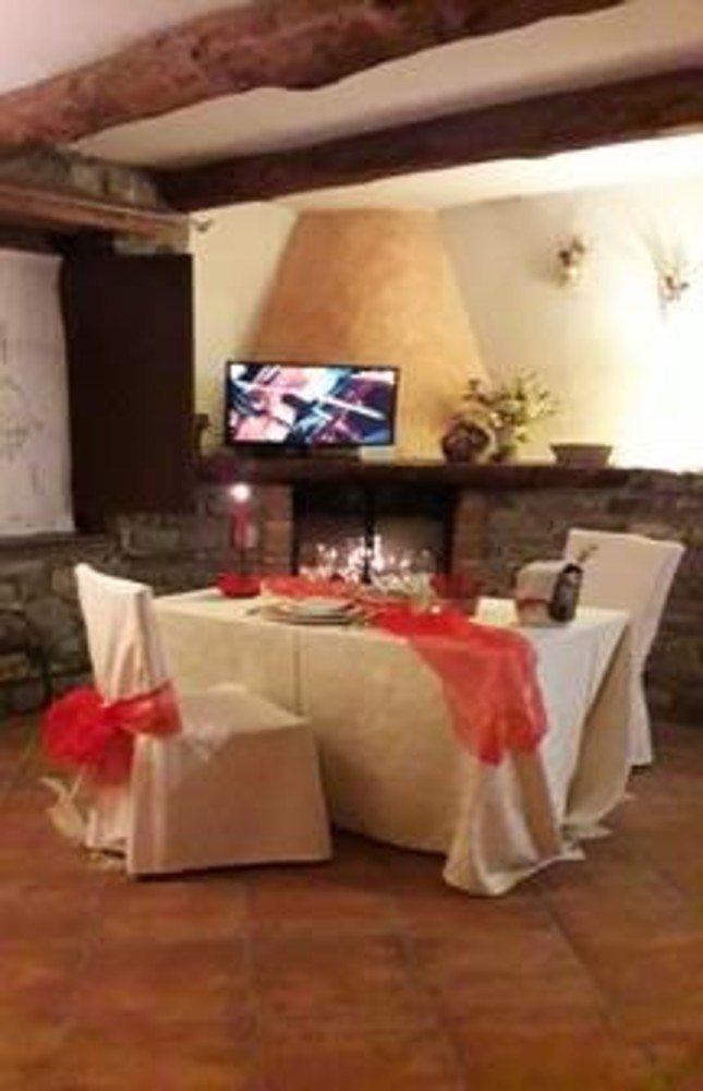 Badalucco: alle 'Macine del Confluente' un momento di relax unico tra il confort delle camere con il camino acceso e una cucina raffinata. Badalucco: alle 'Macine del Confluente' un momento di relax unico tra il confort delle camere con il camino acceso e una cucina raffinata.