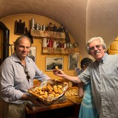 L’assessore regionale Luca Lombardi alla sagra dei crustuli di Bajardo: valorizzare tradizioni e comunità dell’entroterra L’assessore regionale Luca Lombardi alla sagra dei crustuli di Bajardo: valorizzare tradizioni e comunità dell’entroterra