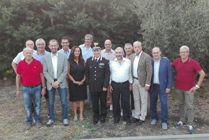 Il saluto degli amministratori della Valle Impero al Luogotenente Pinna andato in pensione Il saluto degli amministratori della Valle Impero al Luogotenente Pinna andato in pensione