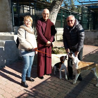 Sanremo: donazione all'Enpa, visita al rifugio per il monaco buddista Lama Rabsel Sanremo: donazione all'Enpa, visita al rifugio per il monaco buddista Lama Rabsel