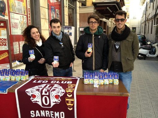 Sanremo: oltre 400 euro di ricavato per il banchetto organizzato dai giovani soci del Leo Club Sanremo: oltre 400 euro di ricavato per il banchetto organizzato dai giovani soci del Leo Club