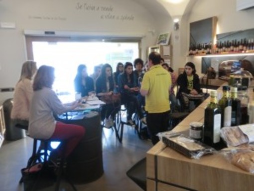 Imperia: a lezione di degustazione dell'Olio Extravergine DOP Riviera Ligure