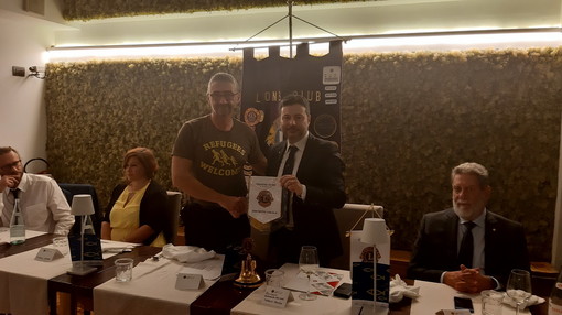 Il Diacono Alessandro Volpi responsabile della Fondazione Somaschi Comunità Gilardi ospite del Lions Club Bordighera Otto Luoghi Il Diacono Alessandro Volpi responsabile della Fondazione Somaschi Comunità Gilardi ospite del Lions Club Bordighera Otto Luoghi