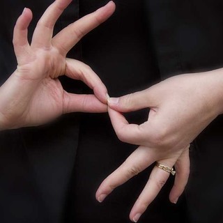 La musica è inclusione, a Sanremo tornano gli interpreti della lingua dei segni La musica è inclusione, a Sanremo tornano gli interpreti della lingua dei segni