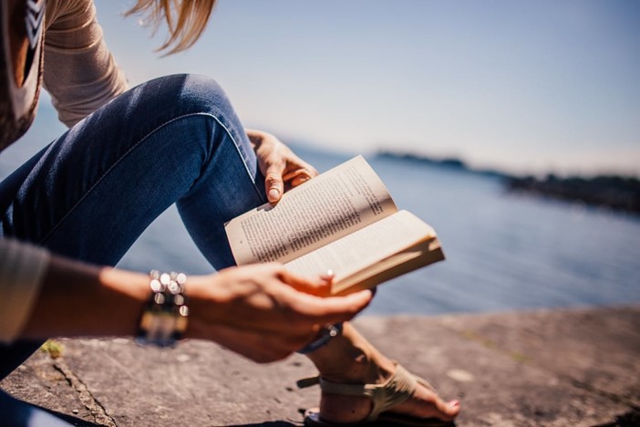 “Raccontare a Ponente”, a Sanremo il romanzo ‘Sciccorina’ per il secondo appuntamento della rassegna letteraria dedicata agli incontri tra culture “Raccontare a Ponente”, a Sanremo il romanzo ‘Sciccorina’ per il secondo appuntamento della rassegna letteraria dedicata agli incontri tra culture