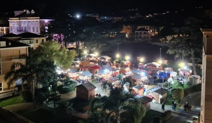Scatta "Loano Christmas": il 30 novembre apre il “Villaggio Magie di Natale”, il più bello della Liguria Scatta "Loano Christmas": il 30 novembre apre il “Villaggio Magie di Natale”, il più bello della Liguria