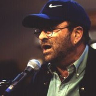 Lucio Dalla a Onda Ligure 101: "Secondo me Morandi dovrebbe fare il Festival fottendosene!"