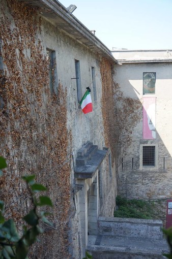 Ventimiglia: bandiere a lutto per Khaled al Asaad al Museo Civico Archeologico ‘Girolamo Rossi’
