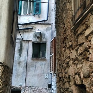 Sanremo, il Comune acquisisce l’illuminazione pubblica di Coldirodi: al via la sostituzione dei punti luce danneggiati