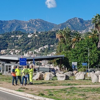 Lavori a San Ludovico: comunicazione del comune di Mentone ed esplodono le chat dei frontalieri tra preoccupazione e rabbia Lavori a San Ludovico: comunicazione del comune di Mentone ed esplodono le chat dei frontalieri tra preoccupazione e rabbia