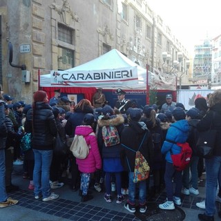 Sanremo. i bambini delle scuola primaria Asquasciati a lezione con Carabinieri e Polizia