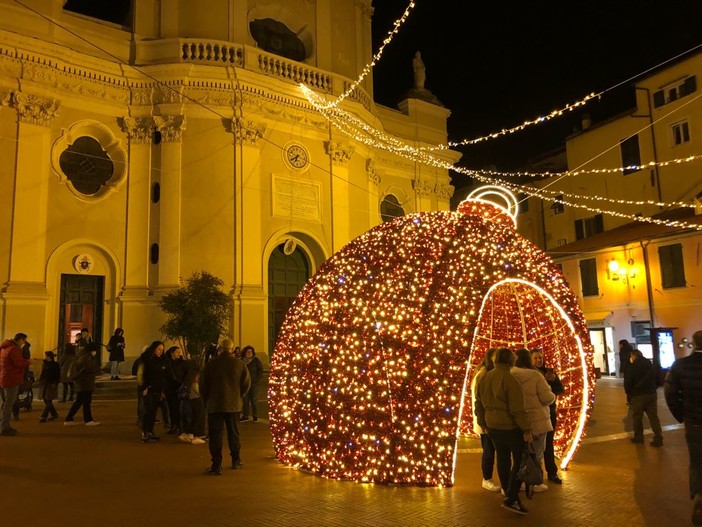Imperia, sabato ricco di appuntamenti per celebrare San Leonardo: premi, processione, presepe e mega festa per i bambini con l'accensione delle luminarie