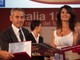 Luciano Arimondo a sinistra premiato da Maria Grazia Cucinotta Luciano Arimondo a sinistra premiato da Maria Grazia Cucinotta