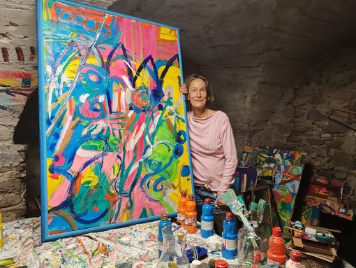 Vallecrosia culla dell'arte, la città alta accoglie la pittrice Laura Castagnoli (Foto e video) Vallecrosia culla dell'arte, la città alta accoglie la pittrice Laura Castagnoli (Foto e video)