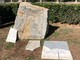 Imperia, vandalizzata la lapide ai giardini Martiri italiani delle Foibe: "Il Comune avvisato oltre 10 giorni fa che si era staccata dalla roccia" (foto)