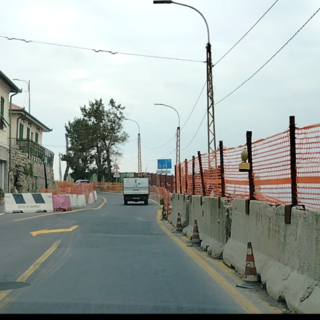 Prolungamento del Roya a Sanremo: il cantiere si sposta verso levante, nuovi semafori sincronizzati sull'Aurelia Prolungamento del Roya a Sanremo: il cantiere si sposta verso levante, nuovi semafori sincronizzati sull'Aurelia