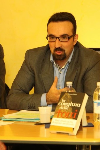 Cultura: giovane scrittore sanremese nei '10 libri più venduti della settimana'