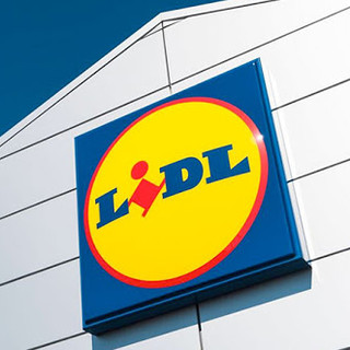 Imperia, ruba una bibita e scappa: furto al Lidl di via Argine Destro